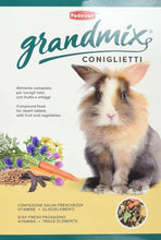 Rabbit food pouch front with bunny, mix of pellets and vegetables, 850 g