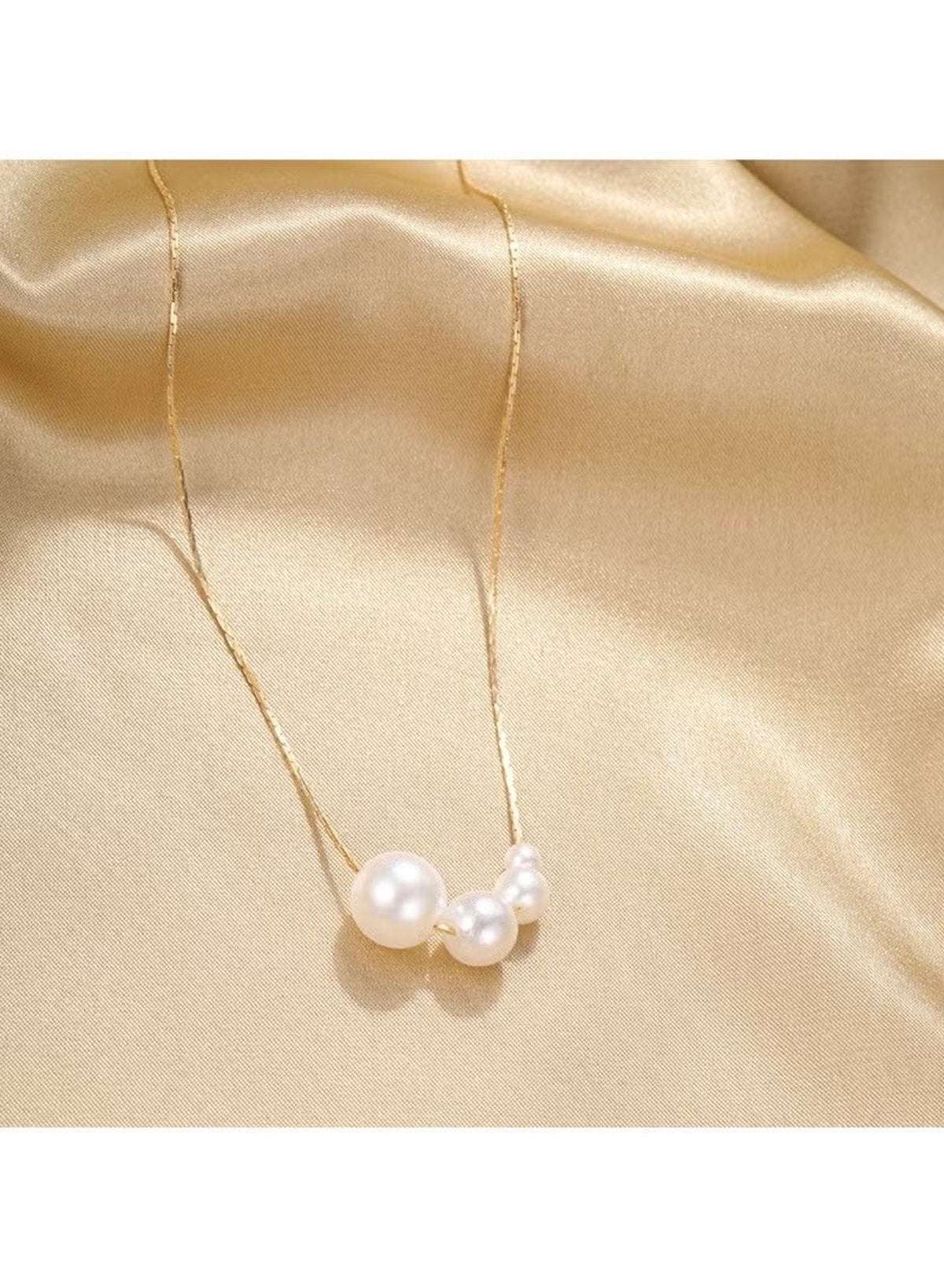 Minimalist Pearl Cluster Pendant Necklace – Gold Tone