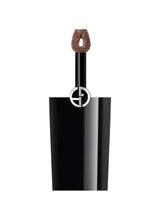 Satin brown liquid eyeshadow applicator tip with doe-foot applicator