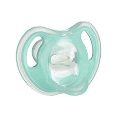 Tommee Tippee Ultra-Light Silicone Soother, Symmetrical Orthodontic Design, BPA-Free, One-Piece Design, Includes Steriliser Box, 0-6m, Pack of 2 Dummies