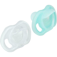 Tommee Tippee Ultra-Light Silicone Soother, Symmetrical Orthodontic Design, BPA-Free, One-Piece Design, Includes Steriliser Box, 0-6m, Pack of 2 Dummies