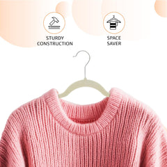 Perchas para trajes finas y antideslizantes de terciopelo de Amazon Basics, color marfil/plateado (paquete de 30)