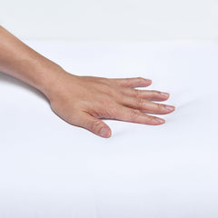 Almohadas de plumón alternativo de Amazon Basics, densidad media, para dormir boca arriba y de lado - Estándar, paquete de 2