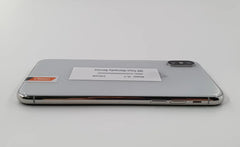 هاتف iPhone X الأصلي بذاكرة وصول عشوائي 3 جيجابايت وذاكرة داخلية 64 جيجابايت وذاكرة قراءة فقط 256 جيجابايت وشاشة 5.8 بوصة ونظام تشغيل iOS سداسي النواة وكاميرا بدقة 12.0 ميجابكسل، غير مقفول، يدعم شبكة LTE، iphonex iphone x
