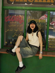 بنطلون جينز واسع الساق فضفاض بخصر عالٍ من Retro Waed أو تنورة جينز زرقاء مستقيمة مقطوعة بشكل مستقيم للنساء الشابات في الصيف