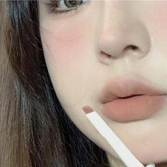 Gege Bear Soft Matte Lip Liner - Defines Lips, Long-Lasting, and Won't Smudge in Natural Pink