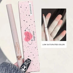 قلم تحديد الشفاه Nude Lip Liner Gege Bear Matte Velvet Lip Liner يدوم طويلاً ومقاوم للماء وقلم رسم خط الشفاه