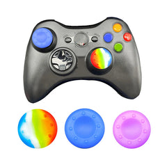 غطاء مقبض عصا التحكم التناظرية المصنوع من السيليكون غير القابل للانزلاق لجهاز PS2 PS3 PS4 PS5 Xbox One Xbox 360 Xbox Series X Switch Pro Controller