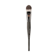 Piccasso round foundation brush with soft synthetic bristles and gray wooden handle