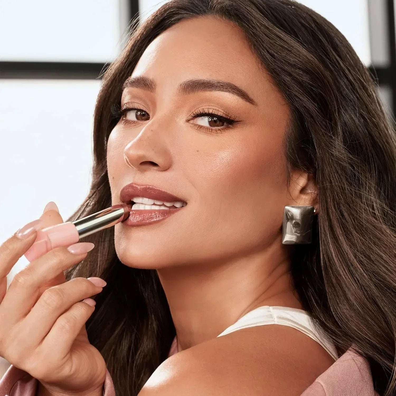 Maybelline Lifter Glaze Oil Balm – Hydrating Lip Balm with Hyaluronic Acid & Oil Blend, 24HR Moisture - Mumzar