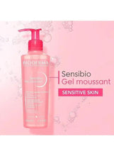 Bioderma Sensibio foaming cleansing gel bottle with pink pump, front product view