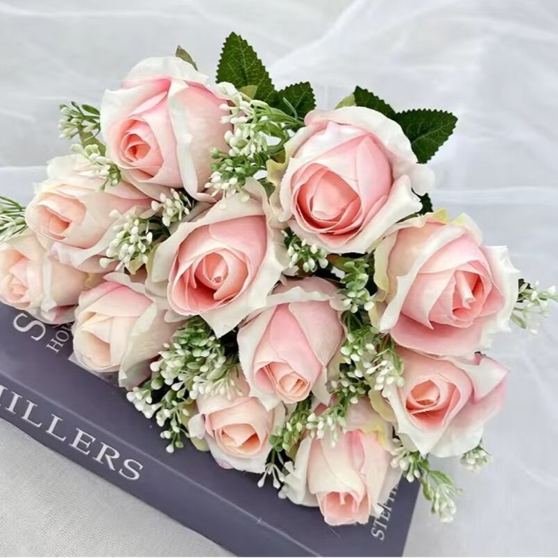 Huitich artificial flower arrangement for parties with pink and white roses and green leaves