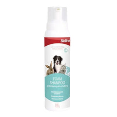 Bioline foam shampoo for pets in a 220g bottle, ideal for gentle cleaning without bathing