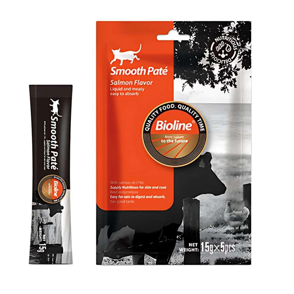 Bioline salmon cat treat in a 15g pouch, ideal for nourishing your cat's skin and coat.