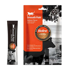 Bioline salmon cat treat in a 15g pouch, ideal for nourishing your cat's skin and coat.