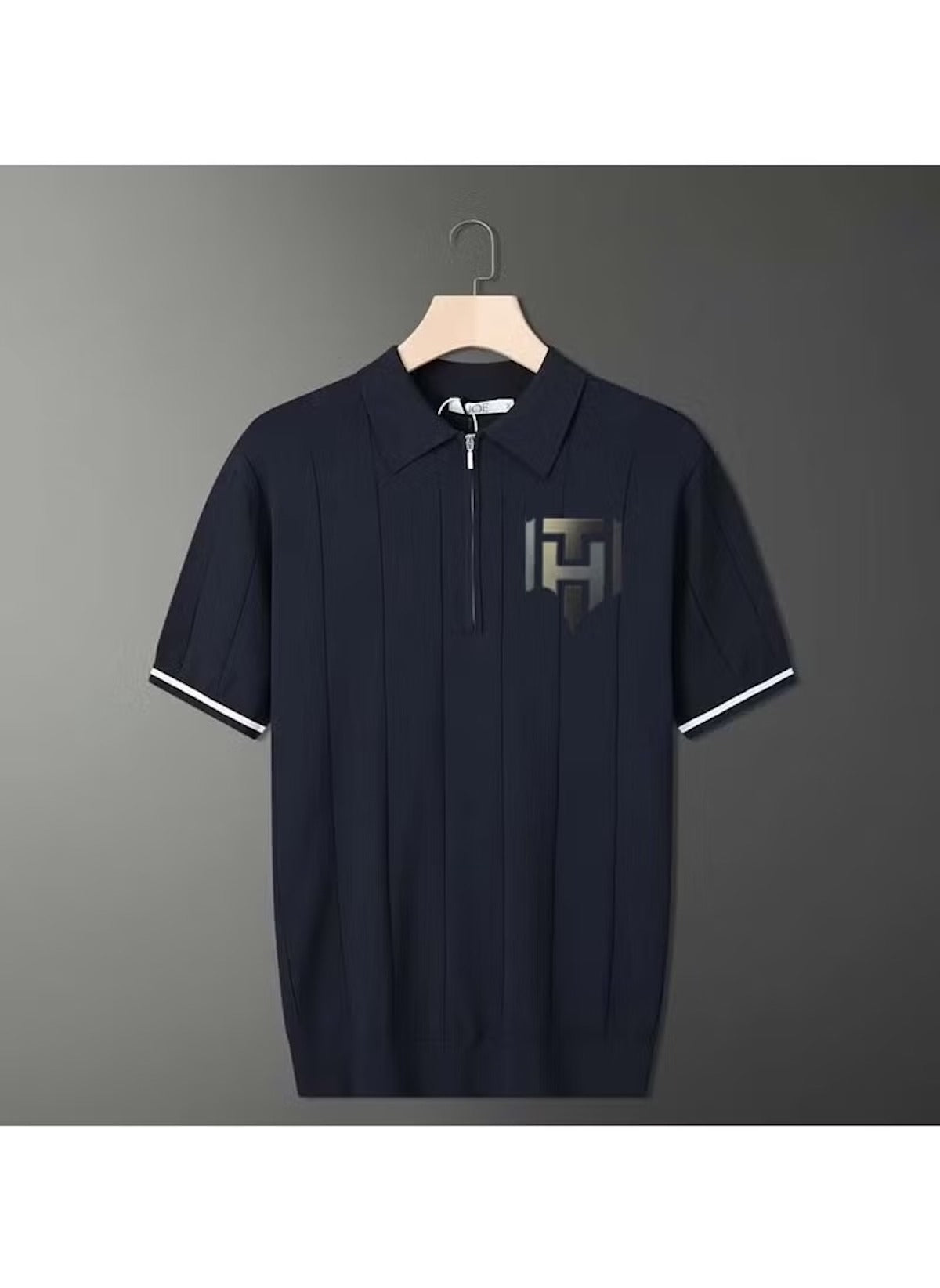 Huitich casual half zipper polo shirt in black with short sleeves and subtle logo on chest
