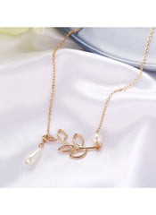 Huitich gold leaf pearl necklace featuring delicate gold leaf design and pearl accents on a fine chain