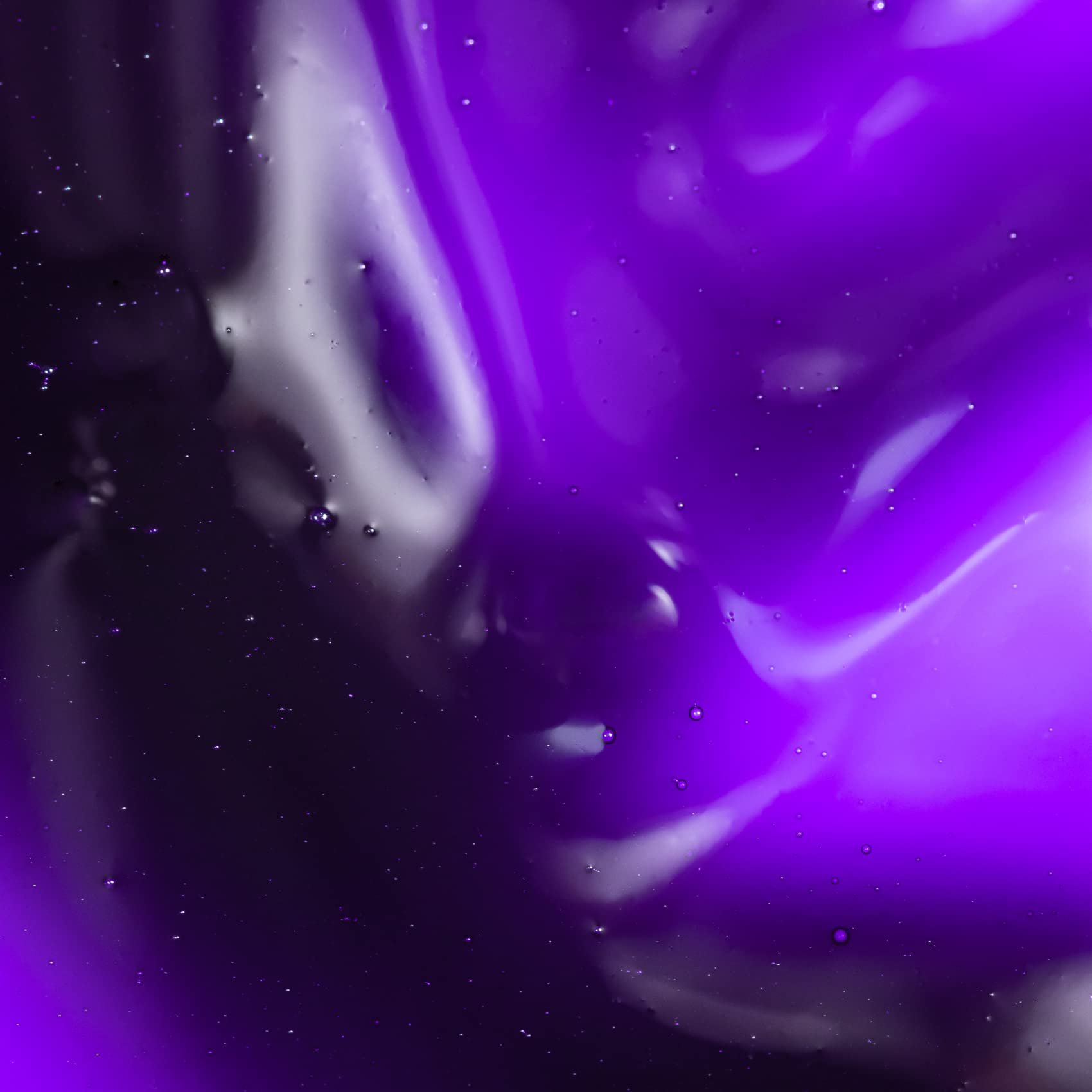Hismile v34 Colour Corrector purple gel close up showing glossy swirls and droplets for color correction