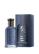 Hugo Boss Bottled Infinite eau de parfum set: dark blue glass bottle and navy box