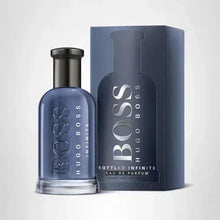 Hugo Boss Bottled Infinite eau de parfum: dark blue bottle with cap and navy box