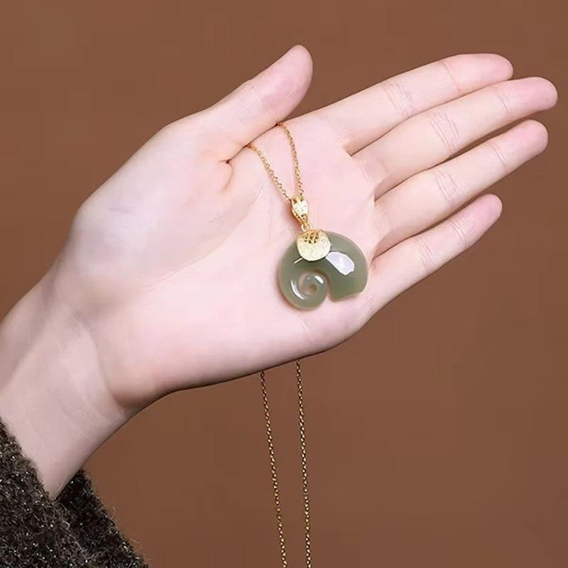 Huitich A - Express Hetian Jade Elephant Necklace 18K Gold - Mumzar