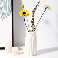 Huitich A - Express Nordic Plastic Vase for Modern Decor - Mumzar