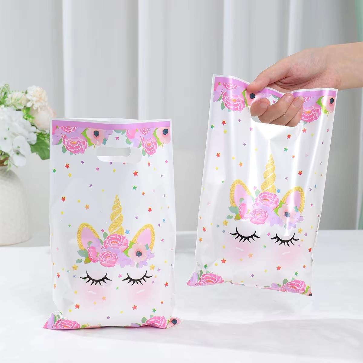 Huitich A - Express Unicorn Birthday Party Favor Bags Set - Mumzar