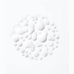 Kérastase Curl Manifesto Refresh Absolu Spray in a textured design, ideal for revitalizing curls