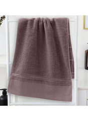 Huitich large white bath towel 70x140 cm 470g in brown hanging on white rack