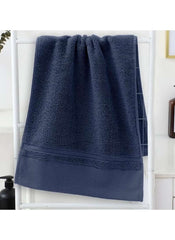 Huitich towel set featuring a large white bath towel 70x140 cm 470g in dark blue hanging on rack