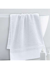 Huitich large white bath towel 70x140 cm 470g hanging on bathtub edge in bright bathroom