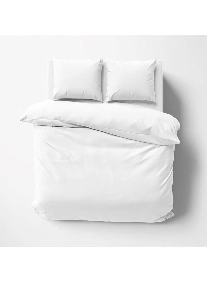 Huitich white duvet comforter with two pillows on bed lightweight duvet for Dubai climate