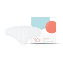 Heat patch with a white curved adhesive pad and box packaging