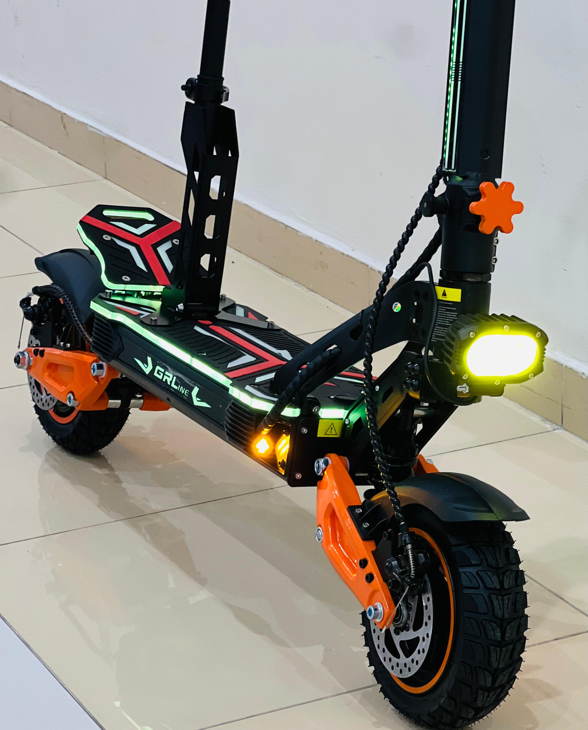 Rohan Wings GR-Line G5 electric bike in striking design with LED lights and durable tires