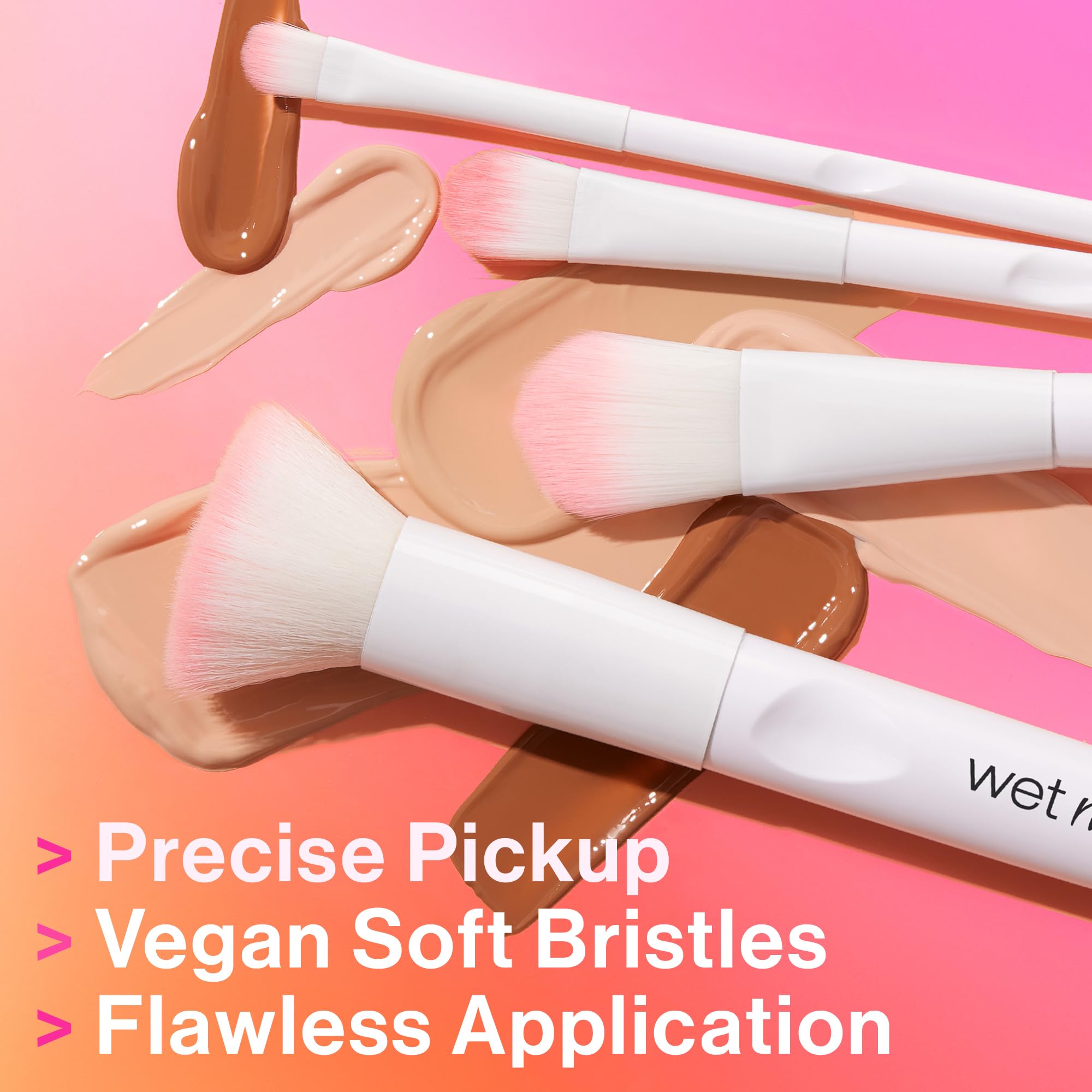 Concealer brush for under eyes with vegan soft bristles and precise pickup by Markwins Beauty