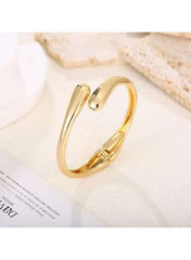 Irregular Wave Cuff Bracelet – Fluid Design in Gold & Silver Tone