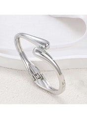 Irregular Wave Cuff Bracelet – Fluid Design in Gold & Silver Tone