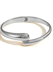 Irregular Wave Cuff Bracelet – Fluid Design in Gold & Silver Tone