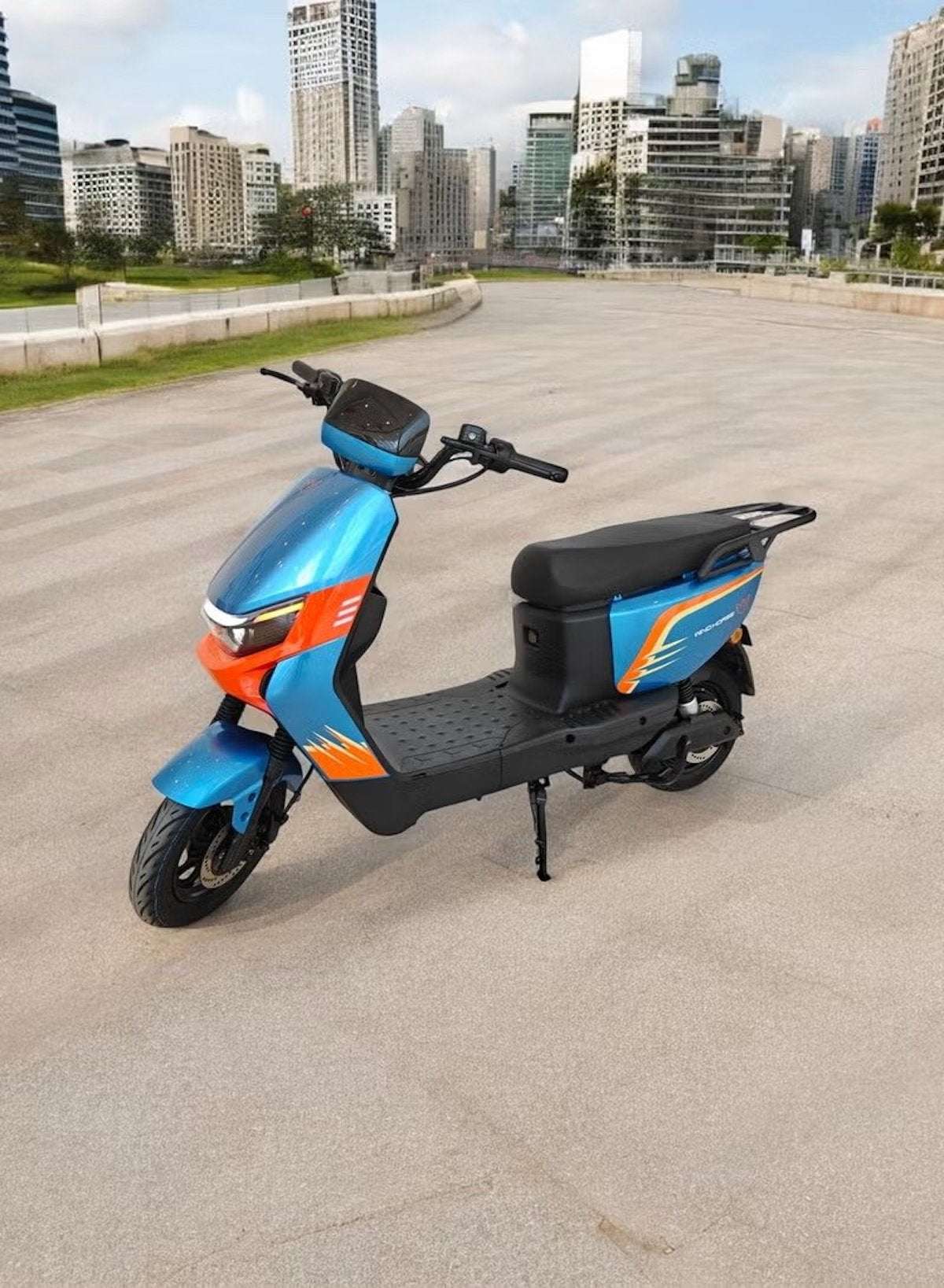 Electric Scooter for Adults with 1500W Motor, 60V 20Ah Battery, 85 km/h Max Speed, 50km Range, Carbon Alloy Frame, Remote Lock, Under-Seat Storage, 14-Inch Tires, Disc Brakes, 3-Speed Modes