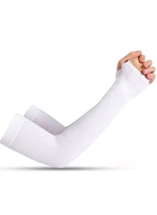 Huitich white arm sleeve on hand showing ice silk UV protection sleeves for sun protection