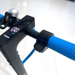 Close-up of Winner Sky M365 scooter upgraded handlebar with digital display and blue grips
